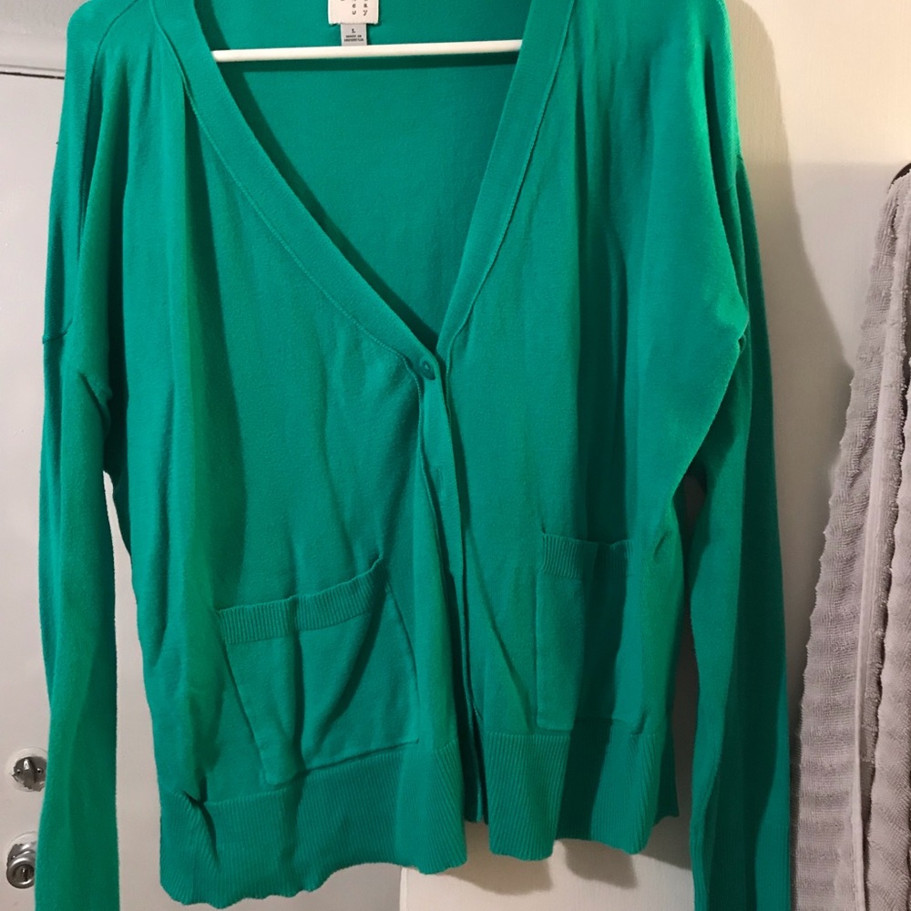 Green button sweater